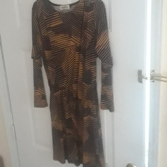 Pattern Dress - Picture 1 of 4